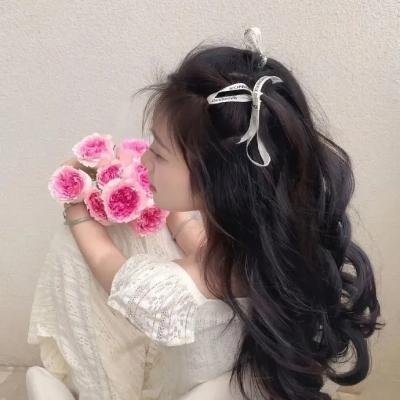 泡沫欢腾的香槟美酒 在线观看封面